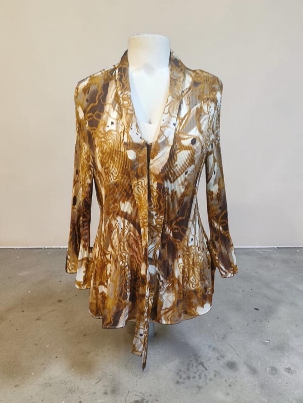 Women's Brown Abstract Print Tie-Neck Blouse